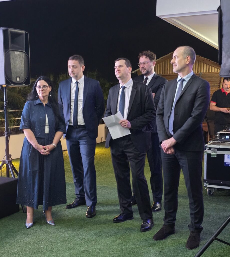 Loïc Bertaudon (Direção comercial, ultramar francês) | Guillaume de Chastellux (Diretor das Linhas Antilhas-Guiana) | Bertrand Bey (Vice-Presidente de Relações Institucionais França) | Henri Soupa (Relações de imprensa, Grupo CMA CGM)